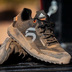 Кроссовки Adidas 5.10 Trailcross LtEE8889 - фото 11