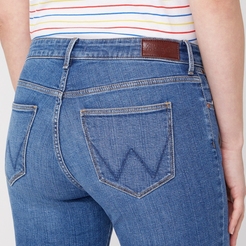 Джинсы Wrangler Women Wonderblues JeansW28KKR25M - фото 4